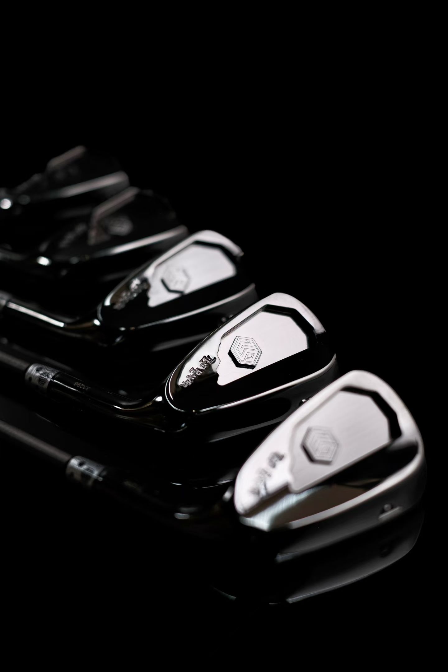 MIRROR BLACK